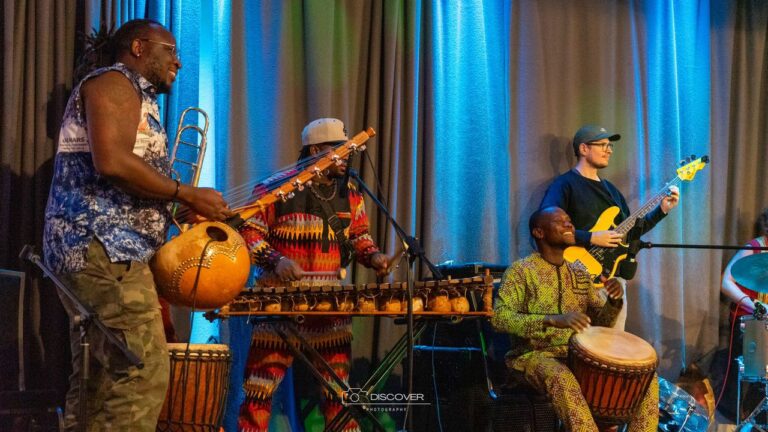 L'association Woka Kuma Burkina  a eu l'ultime  honneur  de recevoir  le 31 Janvier  2025 passé à Bobo-Dioulasso  une  visite   de courtoisie  de Son Excellence Monsieur Dietrich BECKER, Ambassadeur de la République Fédérale d'Allemagne auprès du Burkina Faso. En présence  de Madame Christaine  Sanou  , Générale de la Semaine Nationale de la Culture . De fructueux échanges  ont  été  menés  autour  des préparations  de la 8ÈME  édition du FESTICO , de la vie de l'association  en général et aussi  autour  des relations culturelles bilatérales entre  les deux  nations. Ce fut des moments  d'intense travail  et aussi  d'émotions.  Vive la culture  entre  la République fédérale  Allemagne  et le Burkina Faso 🇧🇫🇩🇪🇧🇫🇩🇪