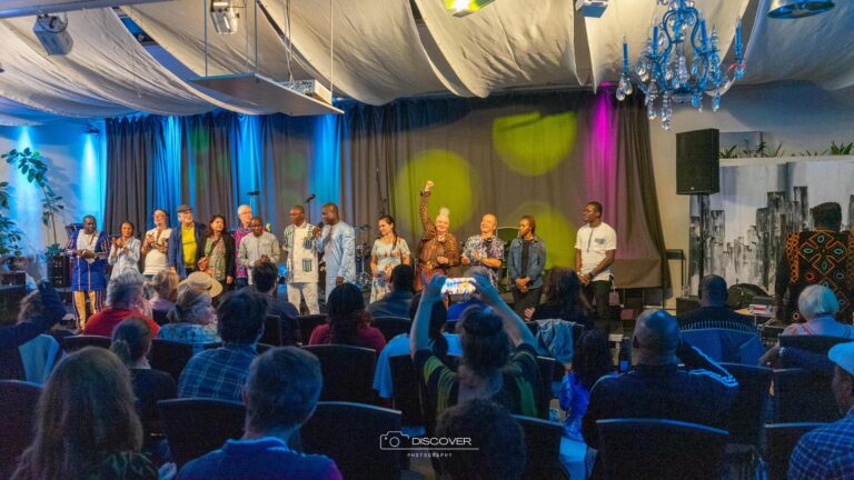 L'association Woka Kuma Burkina  a eu l'ultime  honneur  de recevoir  le 31 Janvier  2025 passé à Bobo-Dioulasso  une  visite   de courtoisie  de Son Excellence Monsieur Dietrich BECKER, Ambassadeur de la République Fédérale d'Allemagne auprès du Burkina Faso. En présence  de Madame Christaine  Sanou  , Générale de la Semaine Nationale de la Culture . De fructueux échanges  ont  été  menés  autour  des préparations  de la 8ÈME  édition du FESTICO , de la vie de l'association  en général et aussi  autour  des relations culturelles bilatérales entre  les deux  nations. Ce fut des moments  d'intense travail  et aussi  d'émotions.  Vive la culture  entre  la République fédérale  Allemagne  et le Burkina Faso 🇧🇫🇩🇪🇧🇫🇩🇪